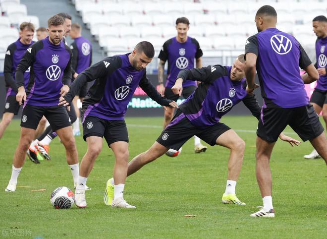 包含巴黎圣日耳曼团结战胜强敌，信心倍增的词条