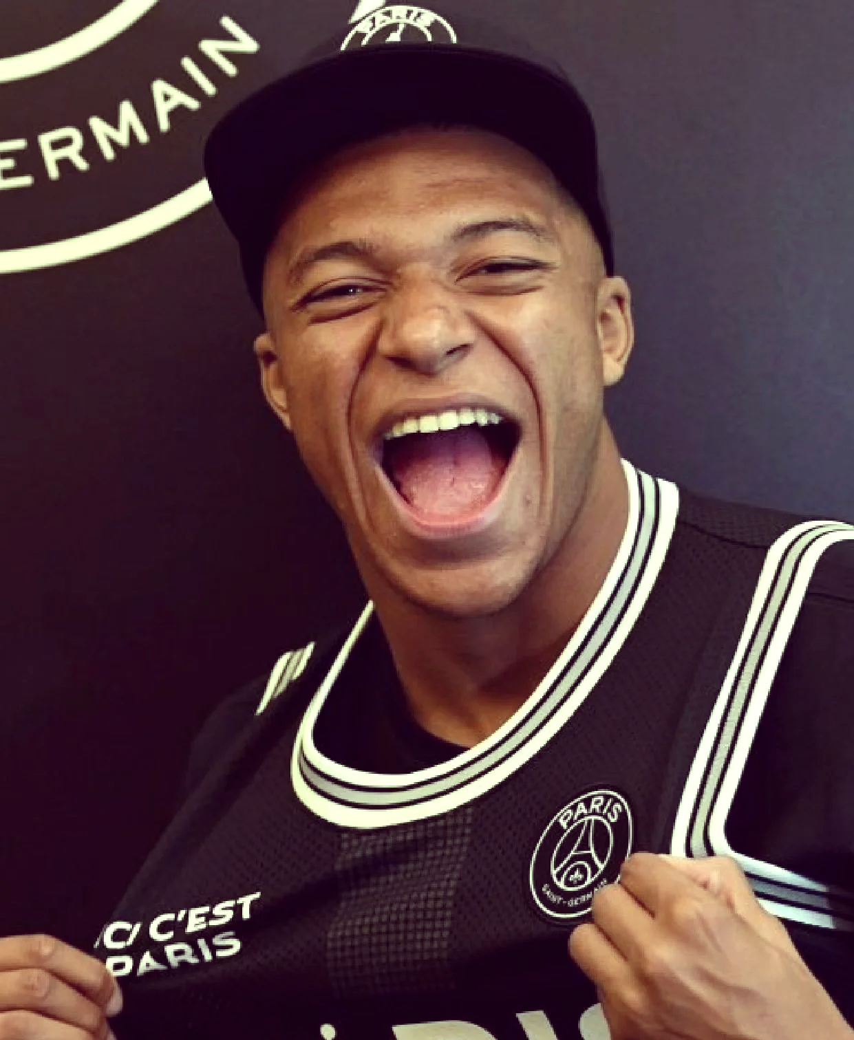 欧洲国家杯比赛中一位年轻球员的崭露头角