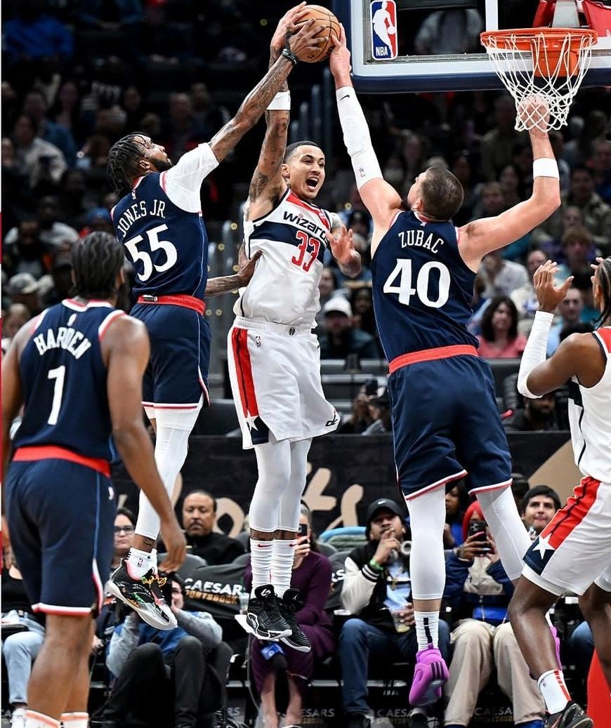 包含快船控卫状态持续火热，带领球队开拓先河的词条