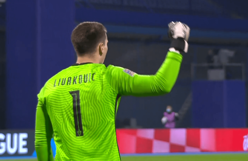 罗马豪取四连胜，继续追赶保持不败