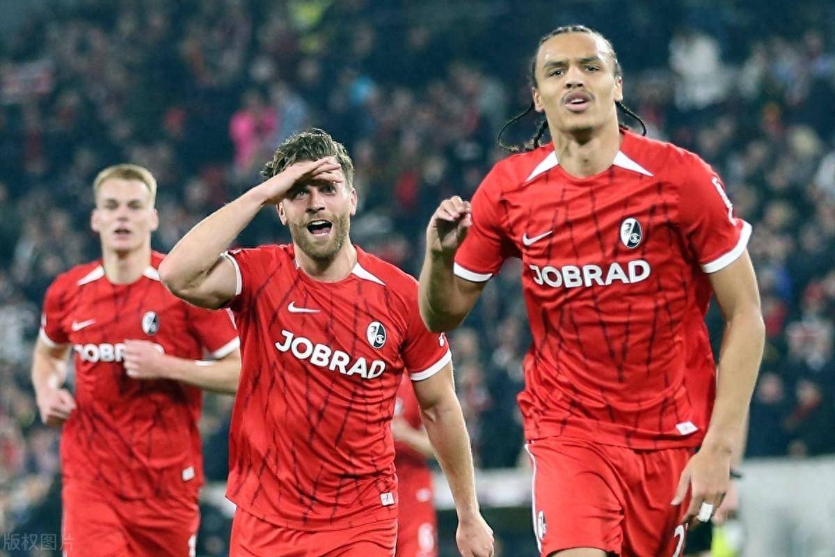 包含逆转胜利球队锋线抢攻领先取得惊喜胜利的词条