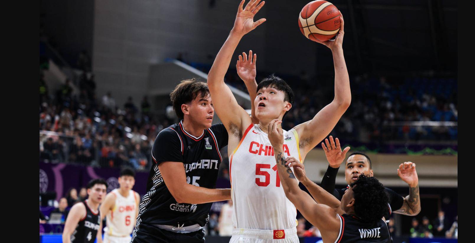 篮球新秀大赛揭幕，球员们怀着激动心情迎接挑战的简单介绍