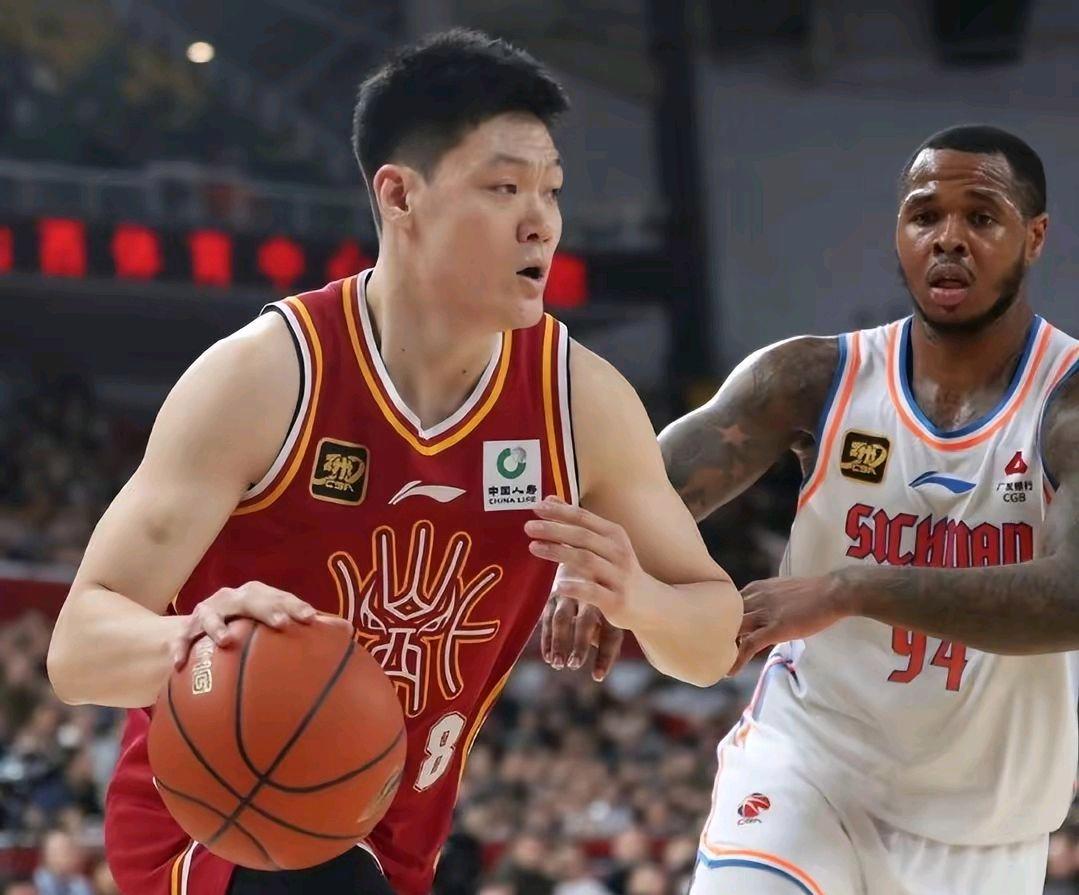 关于抢篮板突破助攻配合无间展现团队力量的信息