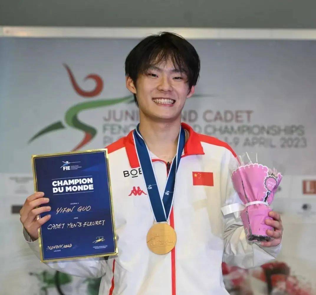 中国击剑选手备战巴黎，冲击金牌