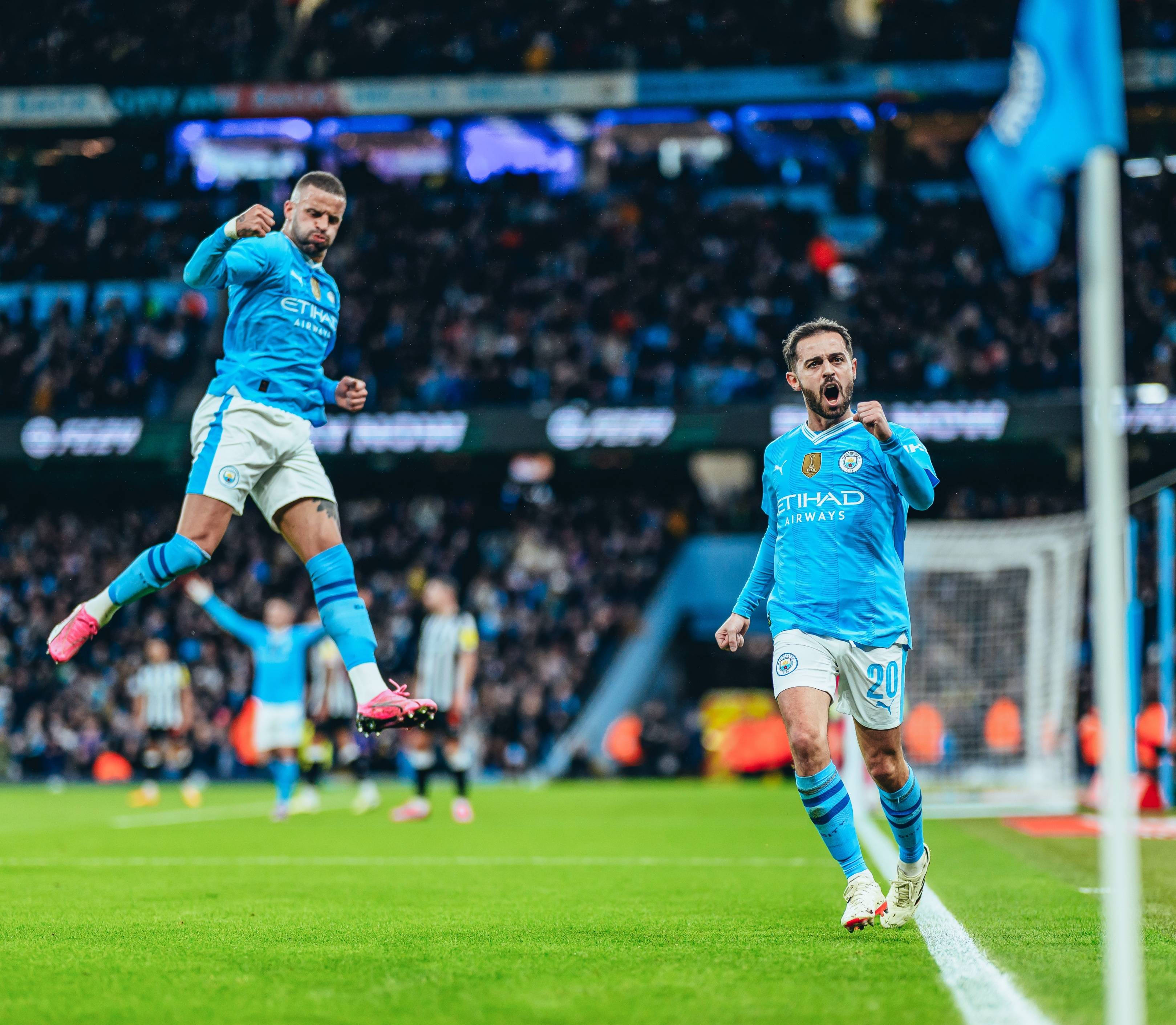 曼城队容轮换得当，主场保持不败纪录的简单介绍