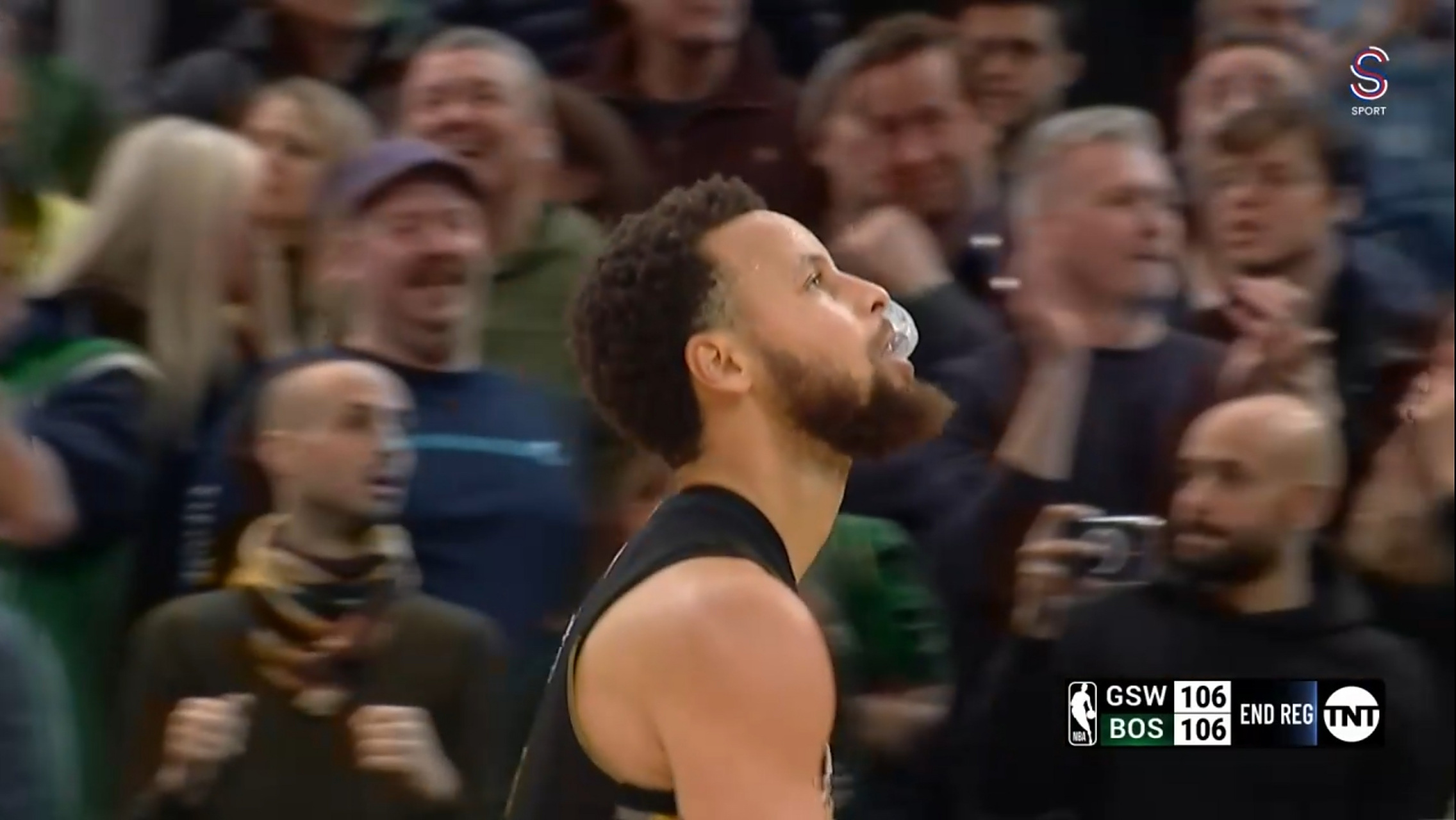 勇士遗憾输给凯尔特人,库里分球连丢三 勇士遗憾输给凯尔特人,库里分球连丢三