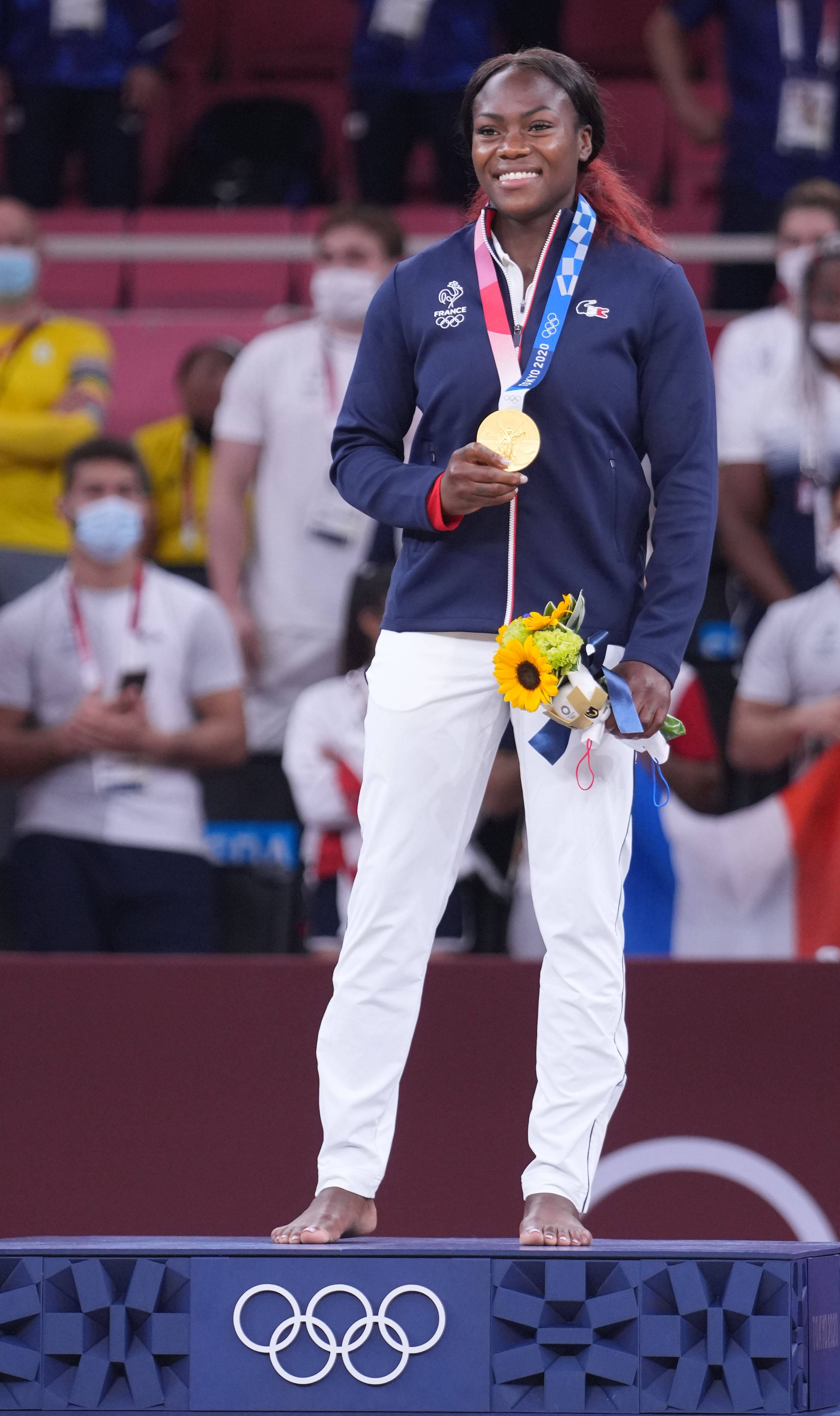 包含加拿大选手在柔道比赛中大放异彩，取得胜利的词条