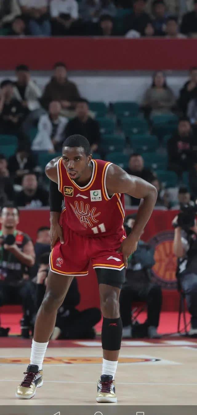 关于里尔与特鲁瓦大战三小时，双方难分高下的信息