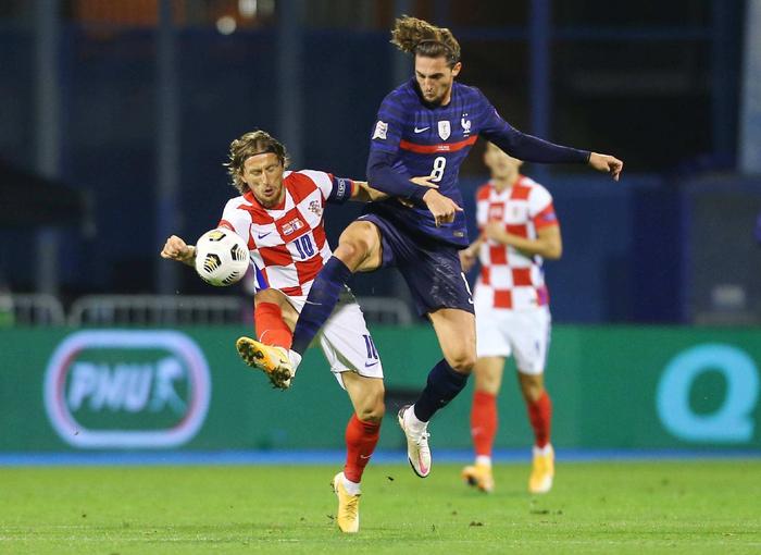 斯洛伐克国家队全力以赴,尽展拼搏精神取胜 斯洛伐克国家队全力以赴,尽展拼搏精神取胜