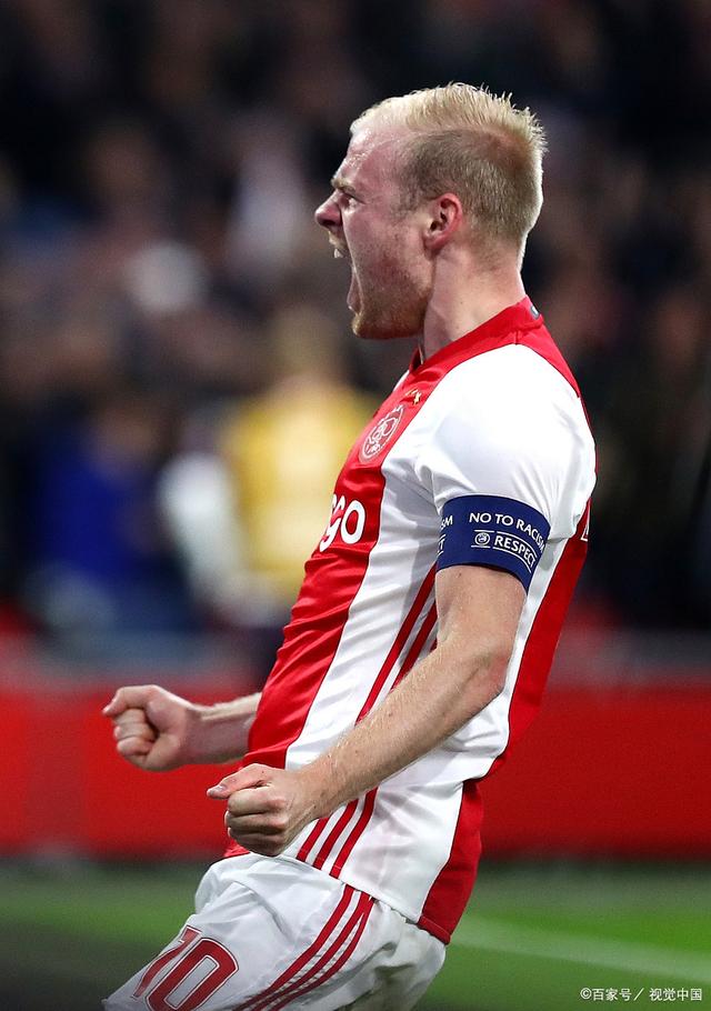 阿贾克斯主场大胜，球队士气高涨