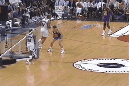 开拓者不敌爵士，遭遇连败