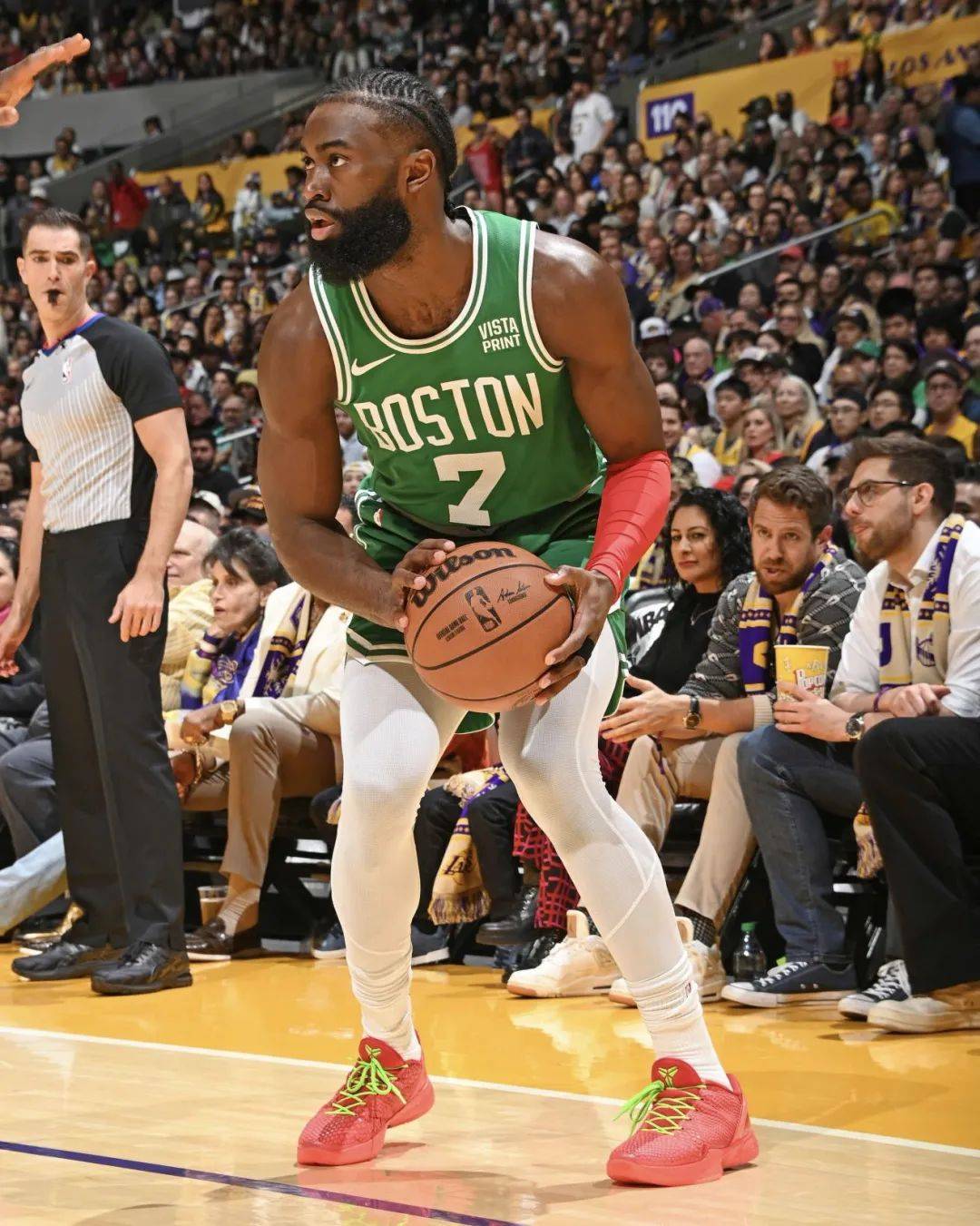 开云体育官网-公牛绝地反击灰熊，杰伦·布朗惊艳世界的简单介绍