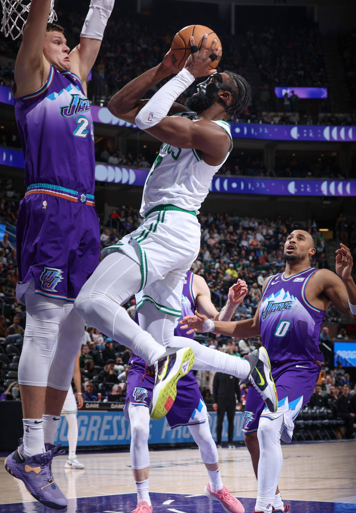 公牛绝地反击灰熊,杰伦·布朗惊艳世界的简单介绍 公牛绝地反击灰熊,杰伦·布朗惊艳世界的简单介绍