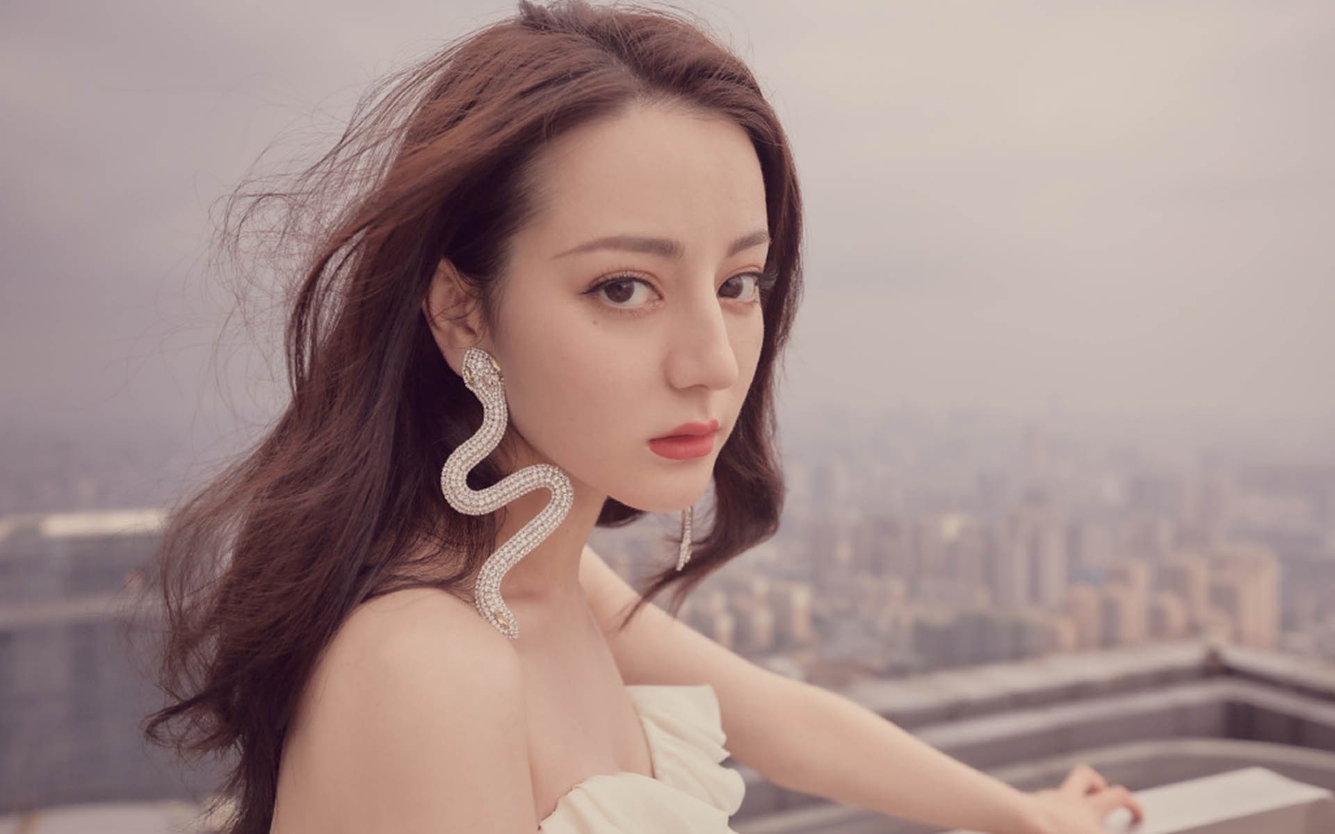 绝杀！荣耀！德国绿茵场上演争冠生死战，库里三分箭点燃加州夜空