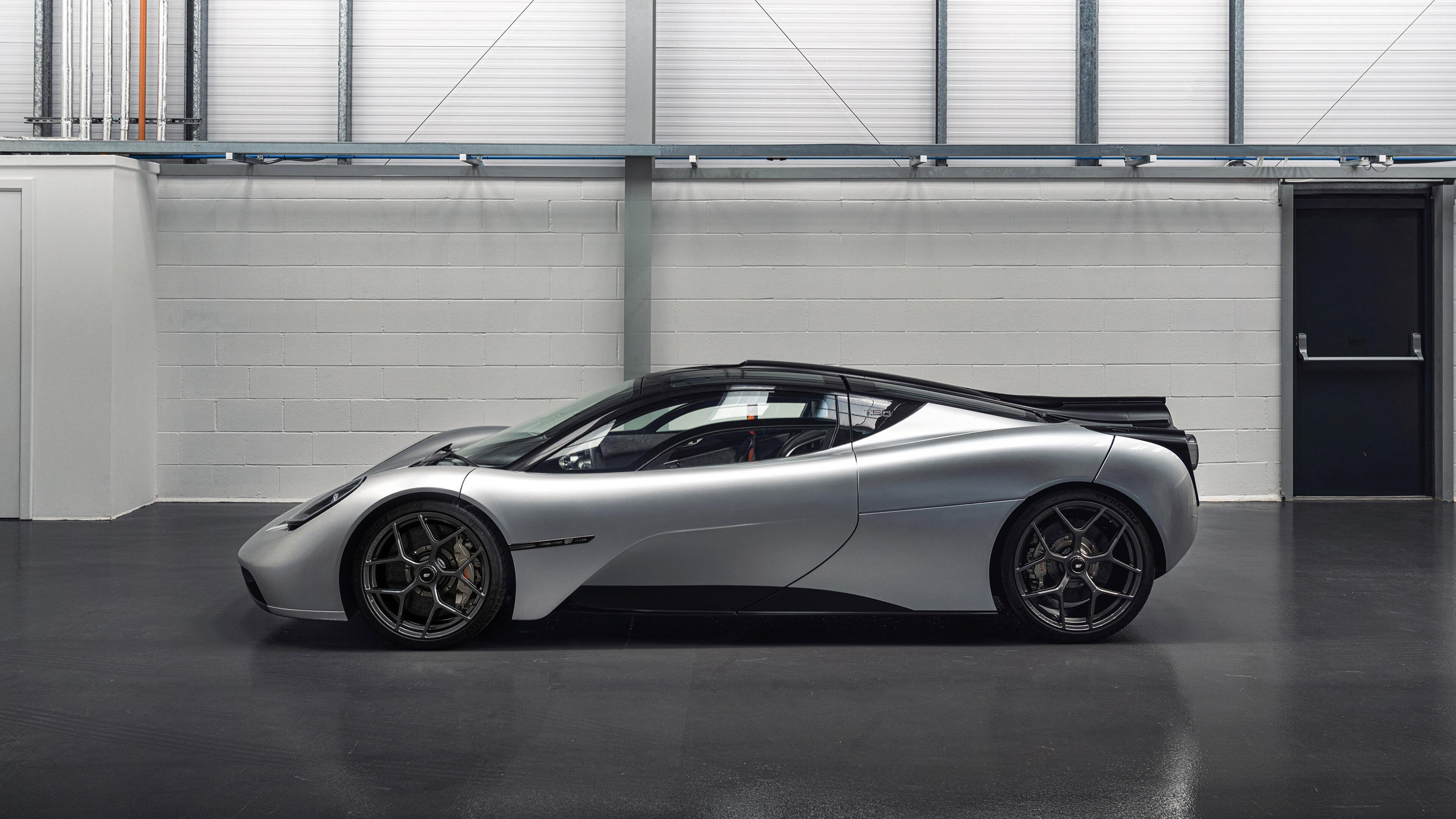 绿茵烽火燃沙漠，拉什福德一剑惊鸿—记尼日利亚与沙特之战中的璀璨星辰